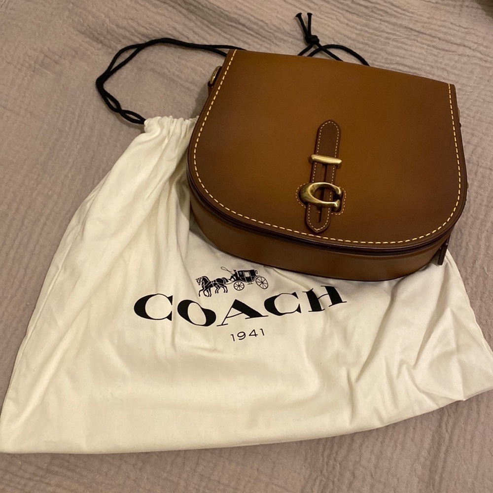 Coach brown genuine glovetanned leather bag . Worn once - Picture 3 of 15